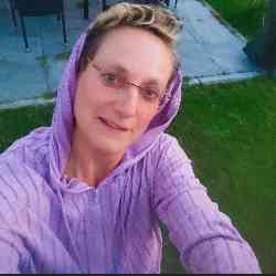 Single Arab woman in Berlin, Deutschland, Germany