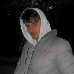 Single Arab man in Leeds, المملكة المتحدة, United Kingdom