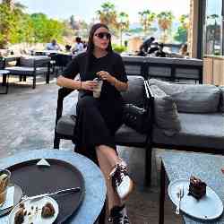 Single Arab woman in Dubai, United Arab Emirates, United Arab Emirates