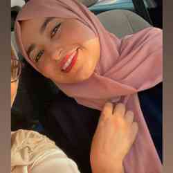 Single Arab woman in Verona, Venise, Italy