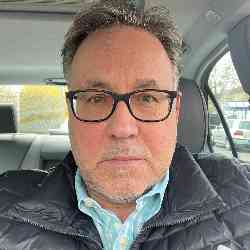 Single Arab man in Frankfurt am Main, Deutschland, Germany