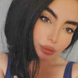 Single Arab woman in Dubai, United Arab Emirates, United Arab Emirates