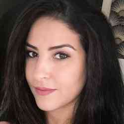 Single Arab woman in Paris, France, France