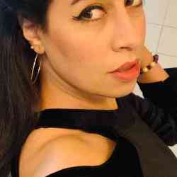 Single Arab woman in Cairo, Egypt, Egypt