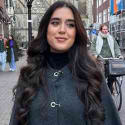 Single Arab woman in London, UK, United Kingdom