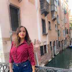 Single Arab woman in Verona, VR, Italy