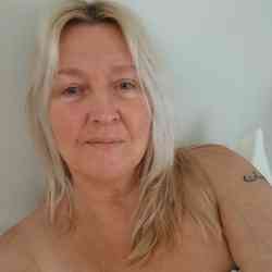 Single Arab woman in Auckland, New Zealand, New Zealand