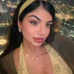 Single Arab woman in Doha, Qatar, Qatar