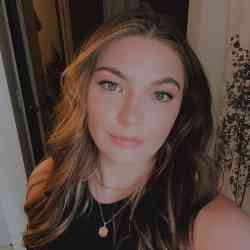 Single Arab woman in Miami, FL, United States