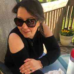 Single Arab woman in Toronto, ON, Canada