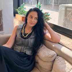 Single Arab woman in Dubai, Dubai Emirliği, United Arab Emirates