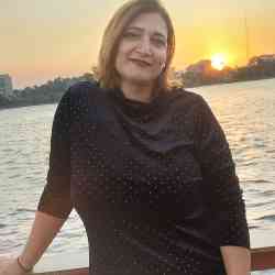 Single Arab woman in Cairo, Egypt, Egypt