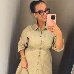 Single Arab woman in Rouen, France, France