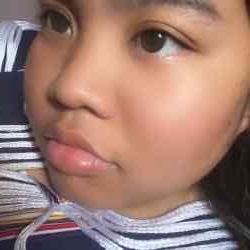 Single Arab woman in London, UK, United Kingdom