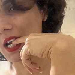 Single Arab woman in Shiraz, Shiraz, Iran