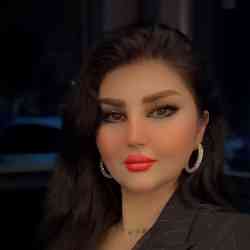 Single Arab woman in مسقط, عمان, Oman