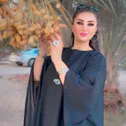 Single Arab woman in مسقط, عمان, Oman