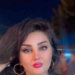 Single Arab woman in مسقط, عمان, Oman