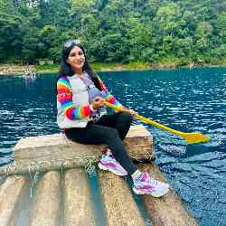 Single Arab woman in Playa del Carmen, Q.R., Mexico