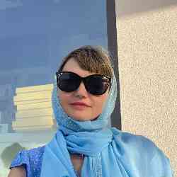 Single Arab woman in Abu Dhabi, Абу-Дабі, United Arab Emirates