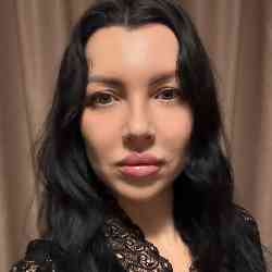 Single Arab woman in Warsaw, Poland, Poland