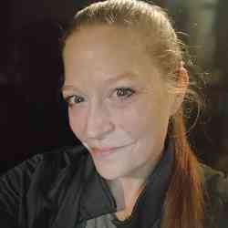 Single Arab woman in Houston, TX, United States