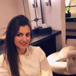 Single Arab woman in London, UK, United Kingdom