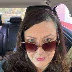 Single Arab woman in Phoenix, AZ, United States