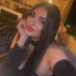 Single Arab woman in Beirut, Lebanon, Lebanon