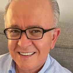 Single Arab man in Englewood Cliffs, NJ, United States