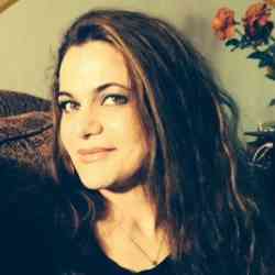 Single Arab woman in Austin, TX, United States