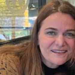 Single Arab woman in Austin, TX, United States