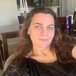 Single Arab woman in Austin, TX, United States