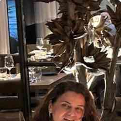 Single Arab woman in Austin, TX, United States