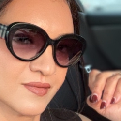 Single Arab woman in Los Angeles, CA, United States