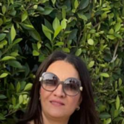 Single Arab woman in Los Angeles, CA, United States