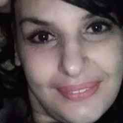 Single Arab woman in Paris, France, France