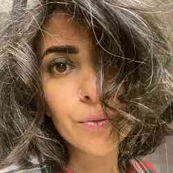 Single Arab woman in La Marsa, Tunisie, Tunisia