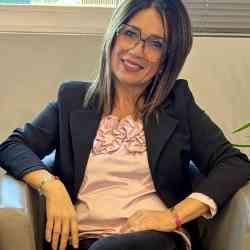 Single Arab woman in Venezia, VE, Italy