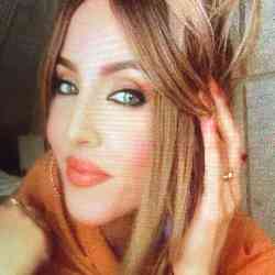 Single Arab woman in Paris, France, France