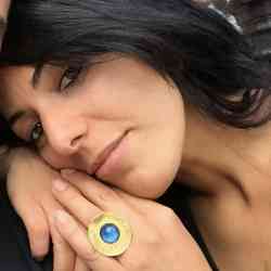 Single Arab woman in Paris, France, France