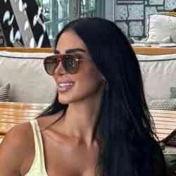 Single Arab woman in Beirut, Libanon, Lebanon