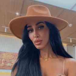 Single Arab woman in Beirut, Libanon, Lebanon