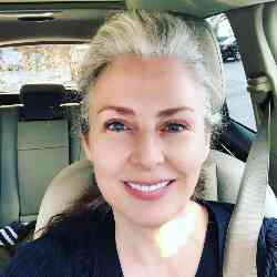 Single Arab woman in Delray Beach, FL, United States