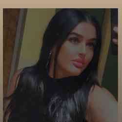 Single Arab woman in Paris, France, France