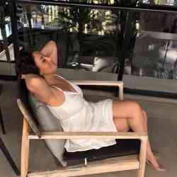 Single Arab woman in Tampa, FL, United States