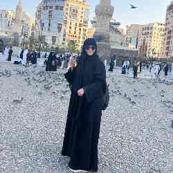 Single Arab woman in London, UK, United Kingdom