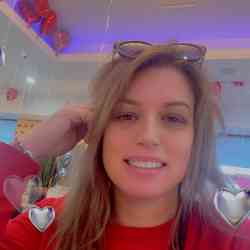 Single Arab woman in Chicago, IL, United States