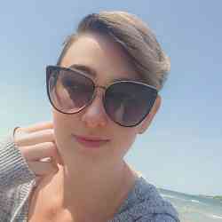 Single Arab woman in Munich, Deutschland, Germany