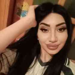 Single Arab woman in Bakı, Azərbaycan, Azerbaijan